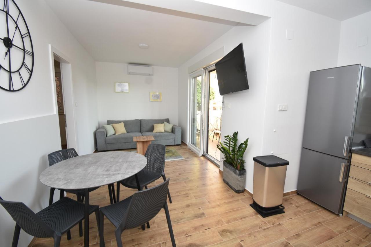 Apartman Bela ティスノ エクステリア 写真
